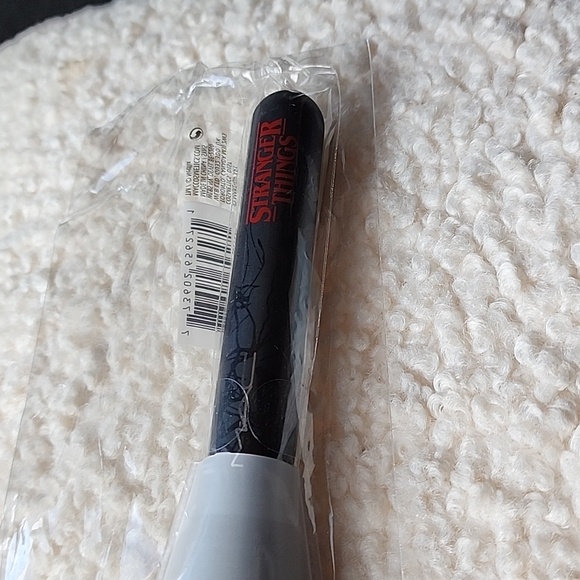 💥Limited Edition💥 MAC x Stranger Things 140SES BRUSH - Picture 4 of 6